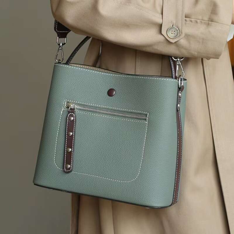 Luxury Bags Designer Genuine Leather Shoulder Bags Women's Large Capacity Totes Bucket New Beach Bags High Quality Texture Cross Body Bag