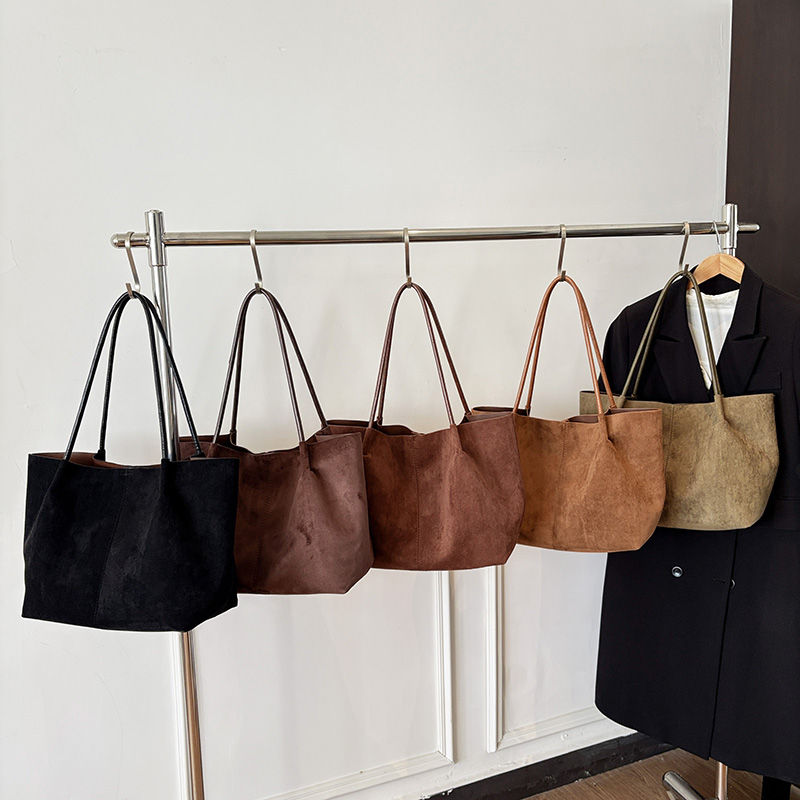 Sleek Designer Crossbody Bag with Vibrant Colors Perfect Everyday Companion