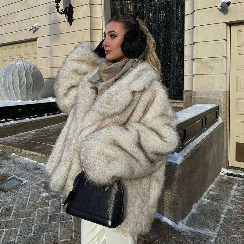 Neo Mint 2025 Winter Ins Hot Fashion Girls Oversized Gradient Coat Women Thick Warm Outerwear Fluffy Faux Fox Fur Jacket