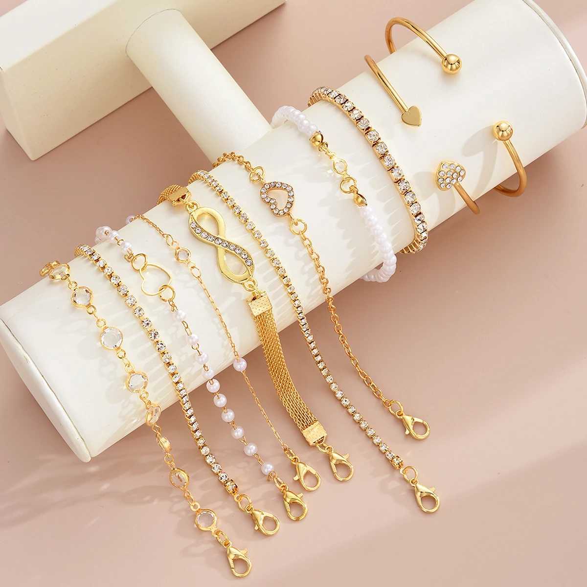11 Pcs Boho Pearl Crystal Heart Infinity Sign Bracelets for Women Vintage Elegant Gold Color Bracelets Sets New Vacation JewelryT251110