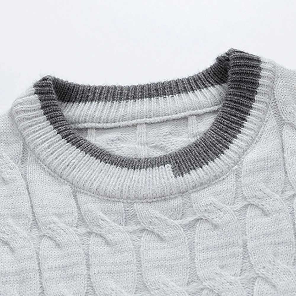 Fashion Two new mens autumn and winter base knitted sweater round-neck sweater mens thickened solid color loose knitted sweater Y251110