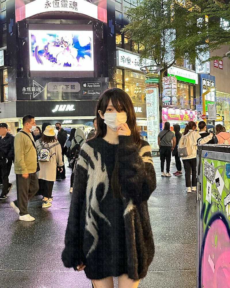 Fashion Black Gothic Vintage Ripped Grunge Jumper Streetwear Korean Oversize Hiphop Pullover Women Clothes Harajuku Sweater Y2k Winter Y251110