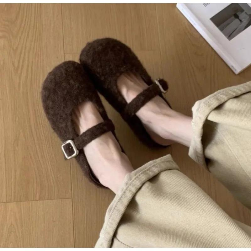 Big Size 43 Women Lambswool Slippers Winter Sheep Fur Shoes Ladies Flat Cotton Slides Home Pantuflas Daily Slip On Furry Mules 251107