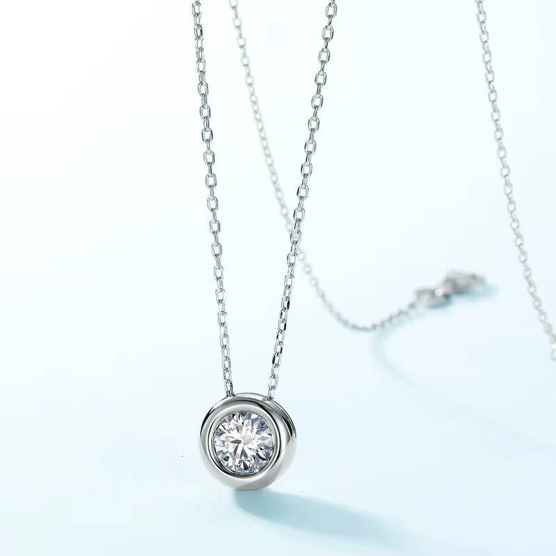 Wholesale 925 Sterling Silver Round Cut 1CT Moissanite Diamond Pendant Boutique Wedding Engagement Jewelry Necklace