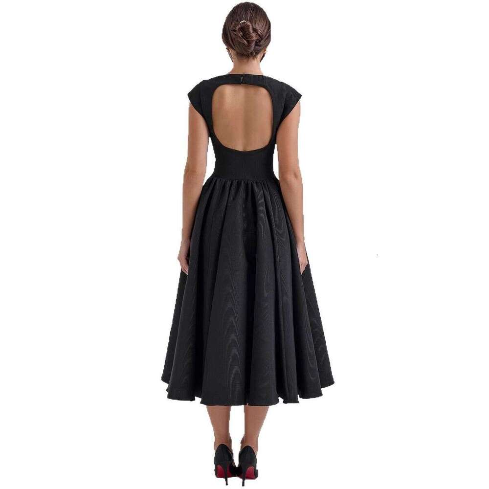 European American spring and summer backless round neck sleeveless vest skirt women's French niche medium long dress solid color 2025 new casual 