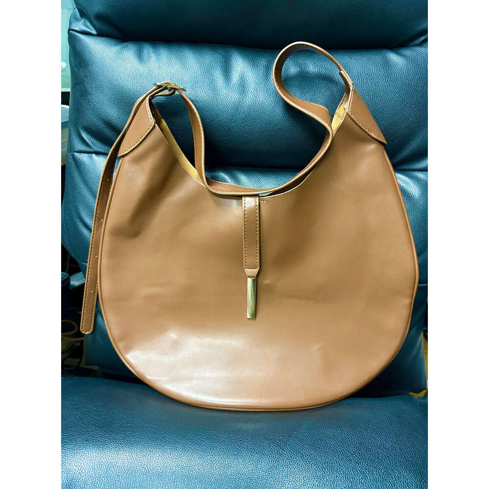 New Handbag Tote Large Capacity Underarm Soft Dumpling Bucket Half Round Shoulder Strap Crossbody Bag