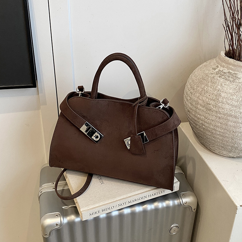 Designer Bag Designer Handbag 2025 New Suede Tote Bag For Women, Luxury Cute And Trendy, Fashionable Large Capacity Shoulder Bag, Textured Motorcycle 