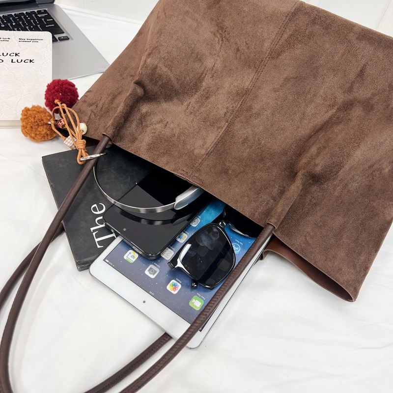 2025 Summer Women's Retro High end Wide Shoulder Bag, Casual Versatile Crossbody Bag, High end Commuting Leisure Bag, Shopping Bag, Versatile Wom