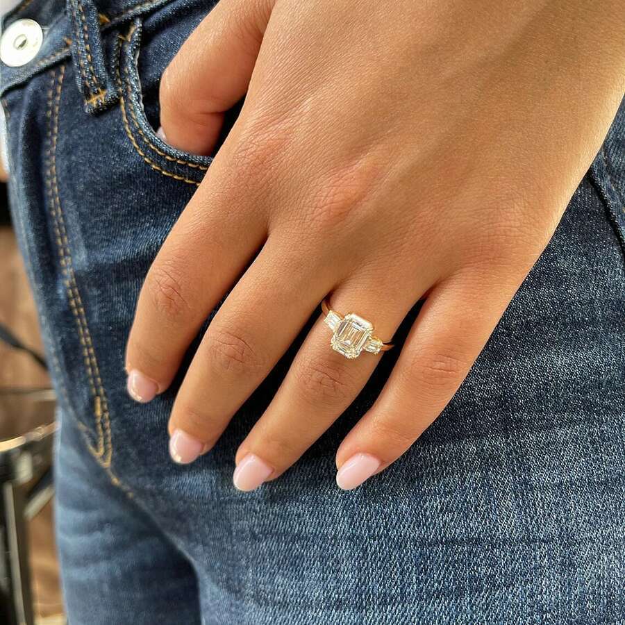 AEAW 14K Yellow Gold Emerald Cut Lab Grown Diamond Engagement Ring 1 Carat CVD diamond ring Lab Diamond Engagement Ring Set IGI