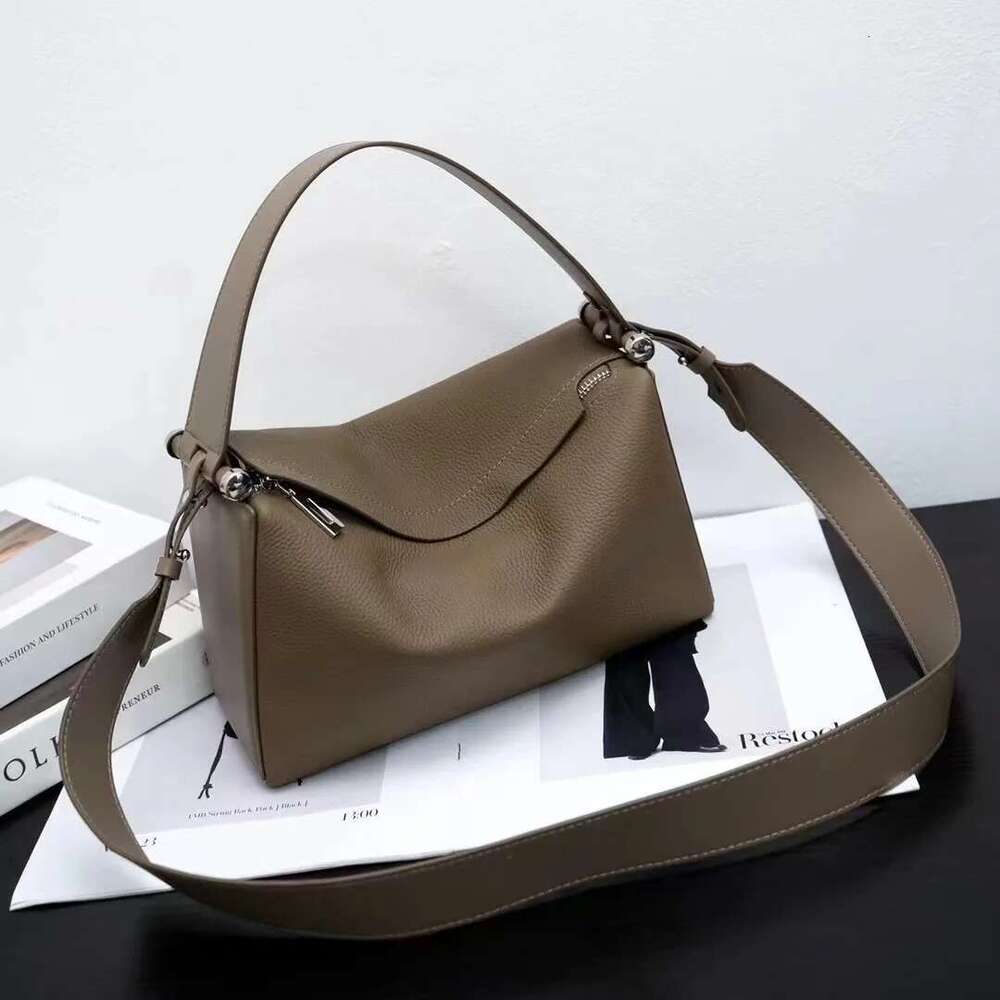 New Beige Color Wide Strap Pillow Tote Genuine Cow Leather Women Handbag Big High-End Commuter Crossbody Bag