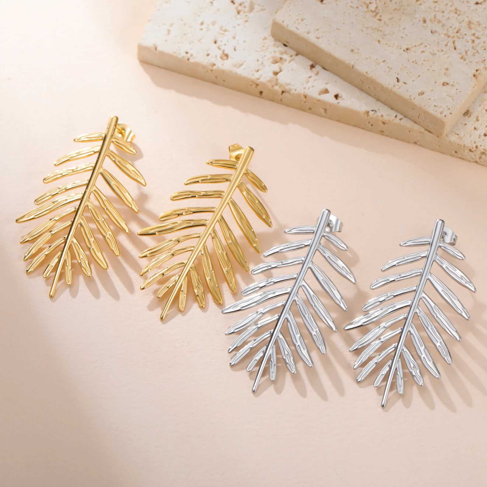 Cazador Exaggerated Leaves Stud Earrings Gold Color Stainless Steel Waterproof Earrings for Women Jewelry Party Birthday Gift J251110