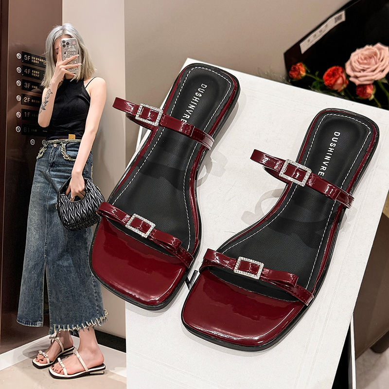 2026 Summer New Women's Soft Bottom Bow Slippers Elegant Beach Sandals Sweet Fashionable Luxury Rhinestone Buckle Slippers Casual Versatile Rhine