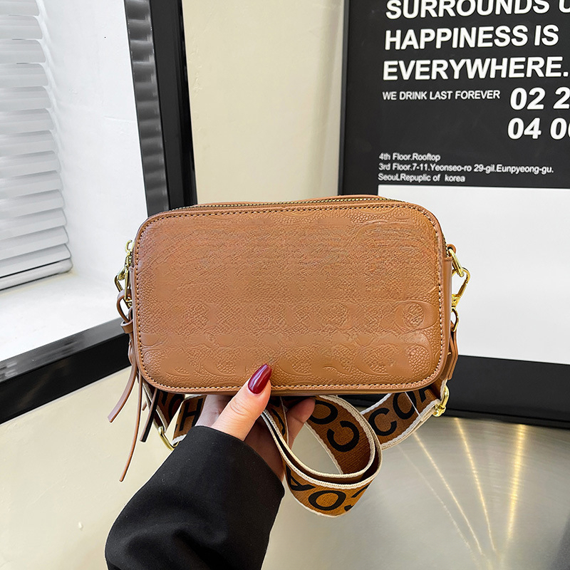 Designer Women's Camera Bag New Fashionable Embossed Letter Slanted Small Square Bag