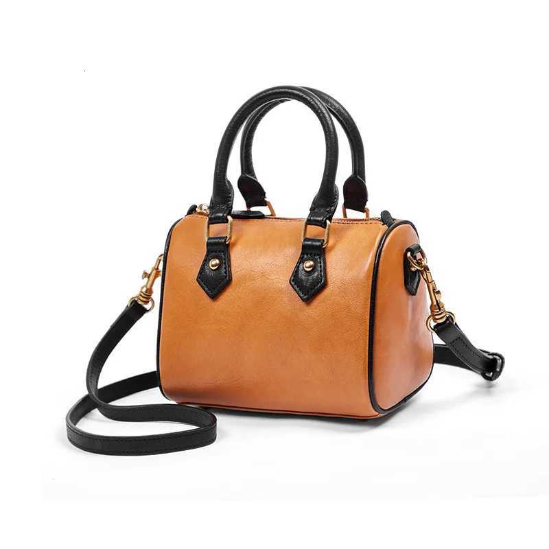 Retro Crossbody Genuine Leather Boston Womens BagLarge-capacity Handbag Commuting Style K251110