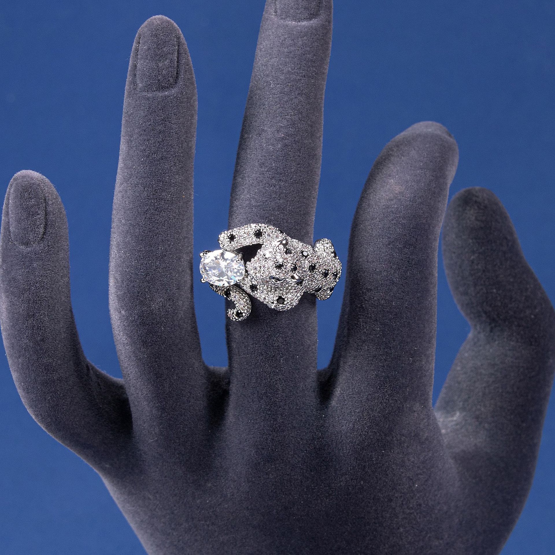 Cross-border New European Fashion Ring And American Style Jewelry Vintage Commuter Open Ring Leopard Gemstone Designer Ring Ring Jewelry Wholesale