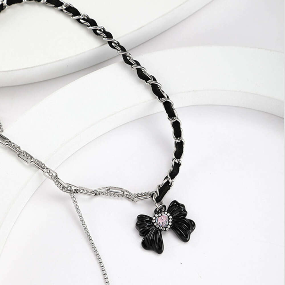 Butterfly Bow Pendant Necklace for Women, High-End Design, Unique Chain, Niche Fashion, Sweet Cool Hot Girl Style Collarbone Chain