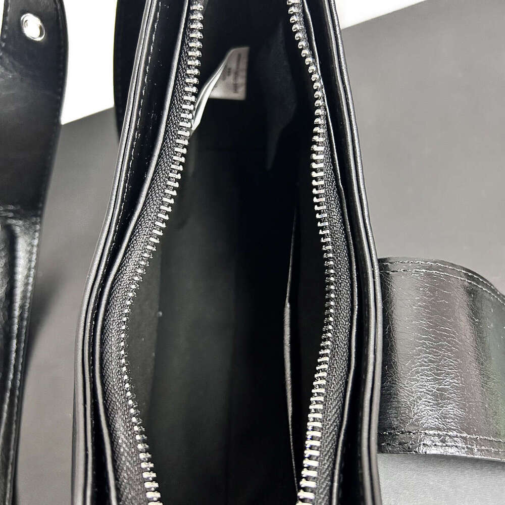 New Armpit With High-End Feel, French Stick Motorcycle Style Crossbody Bag, Bill Of Lading Shoulder Crescent Bag For Women