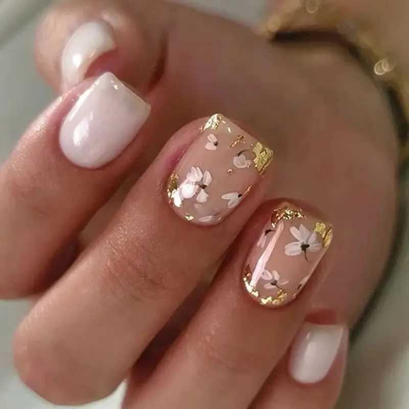 24Pcs Short Square White Floral False Acrylic Nails Elegant Trendy Wearable Nail Tips with Gold Foil for Women Girls Daily Wear W250410