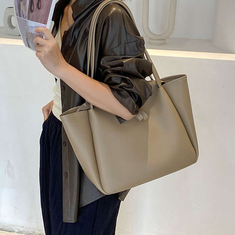 Tote women's handbag capacity soft leather single shoulder large bag for women 2025 temperament versatile new trendy clothing ins