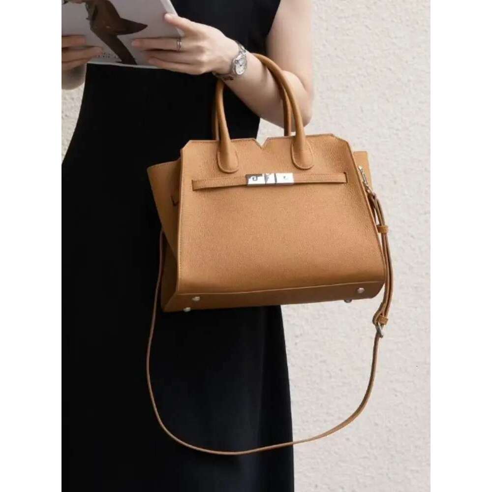 New Classic Autumn High End Office Commuter Tote For Ladies Coat Thick Cowhide Leather Women Handbag Large Travel Shoulder Bag