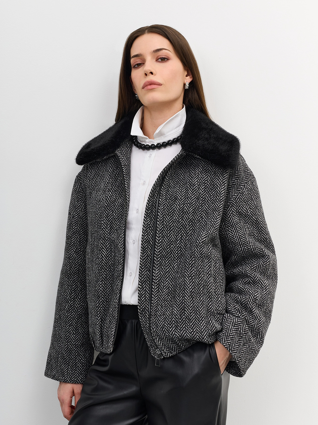 Women's Gray Herringbone Wool-Blend Jacket, Detachable Faux Fur Collar Relaxed Fit Coat