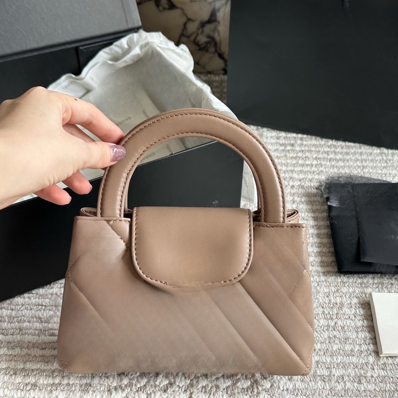 Designer's new fashionable quilted chain handbag, women's shoulder crossbody bag, designer bag