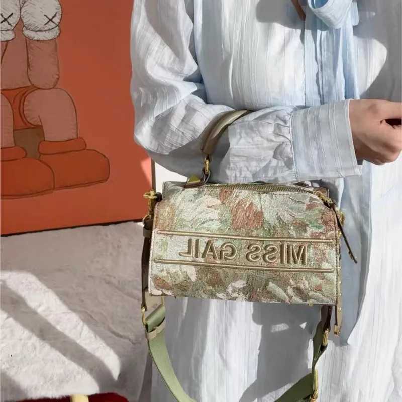 Light luxury brand womens handbag 2025 new embroidered Boston versatile high-end lightweight single shoulder crossbody pillow K251110