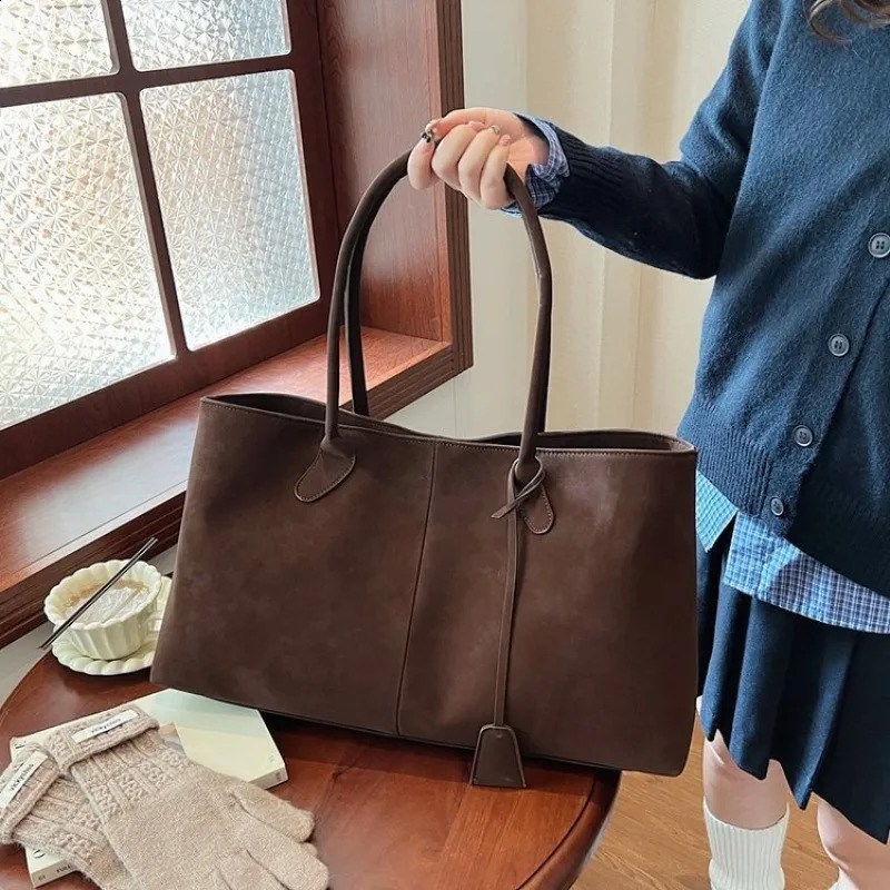 Faux Suede Solid Color High Quality Fashionable Versatile Handbag 2025 Womens Product Selling Large Capacity Shoulder Bag 251106
