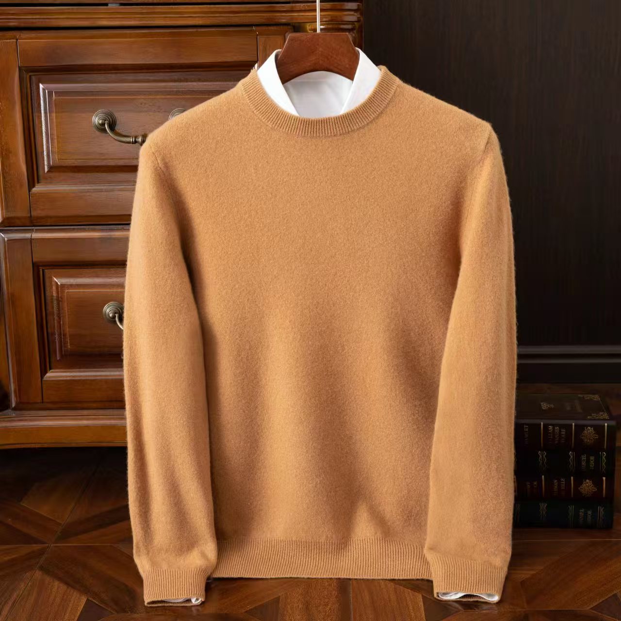 Classic Men's Basic Crewneck Pullover Sweatshirt Premium Quality Wool Fabric Suitable for All Occasions