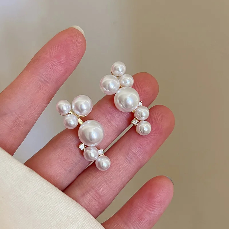 Irregular Metal Pearl Crystal Earrings European And American Style Personalized Fashion Stud Earrings Girls Travel Accessories 250409