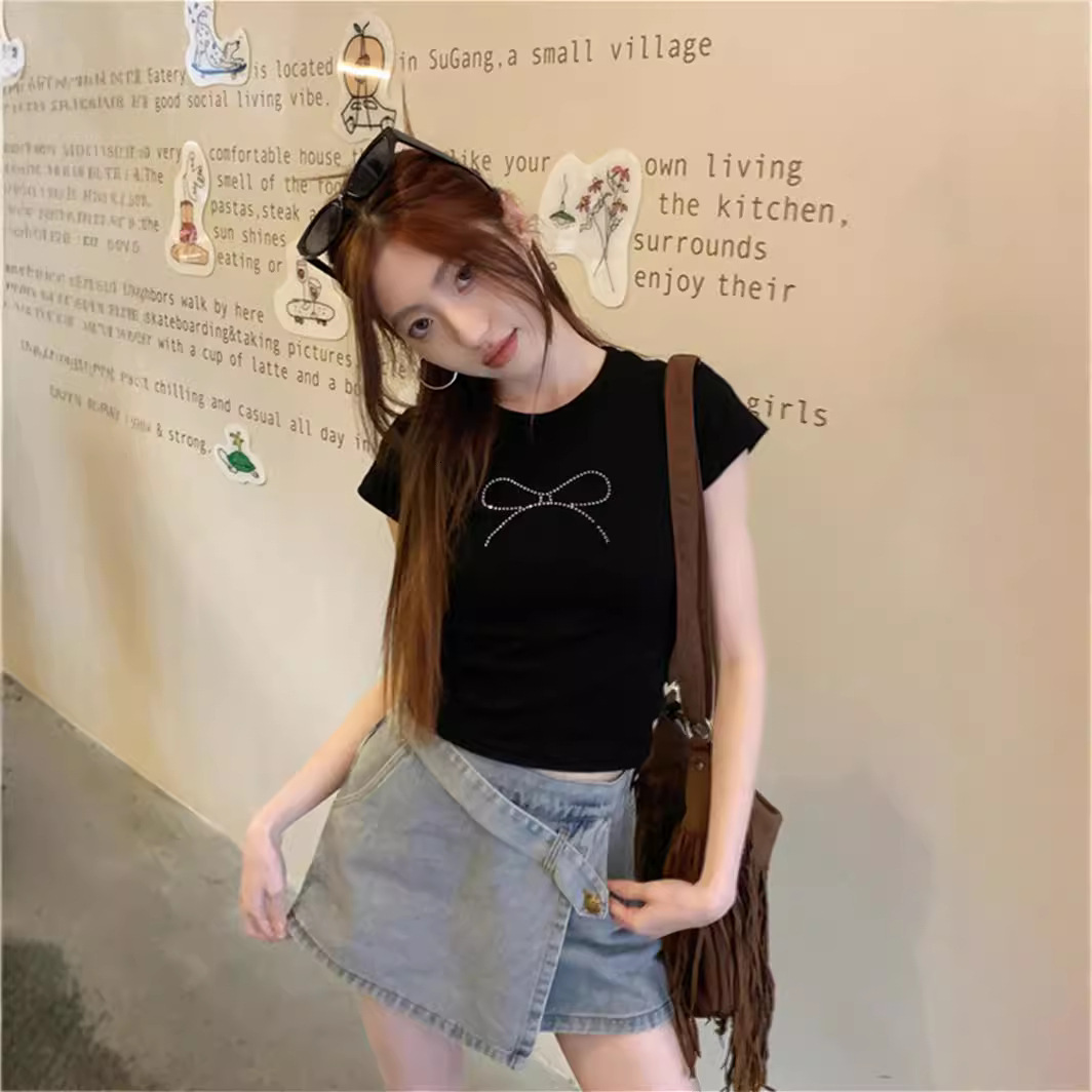 2025S Designer Women S T Shirt Summer American Girl Sleeved T Shirt For Women Black Bow Hot Diamond Slim Fit Short Top Trendy