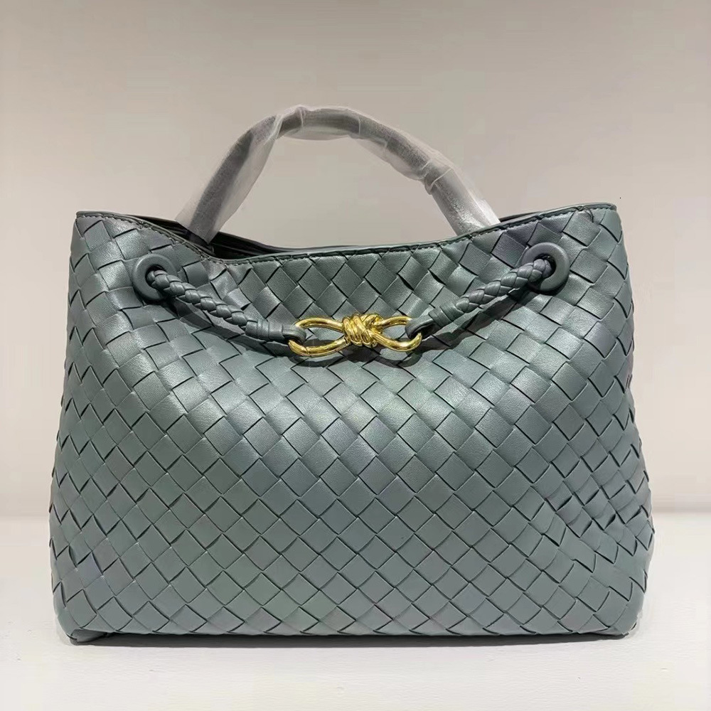 Designer Handbag Luxury Designer Bag Vintage Woven Craft Handbag Fashion Commuter High-end Feel Women's Bag Single Shoulder Crossbody Large Bag