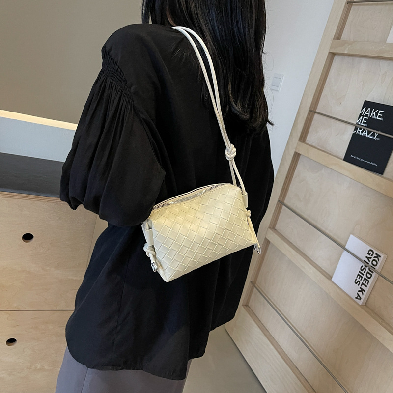 Fashion Trend Pillow for Women Summer Korean Version Simple Versatile Shoulder Niche Casual Crossbody Bag