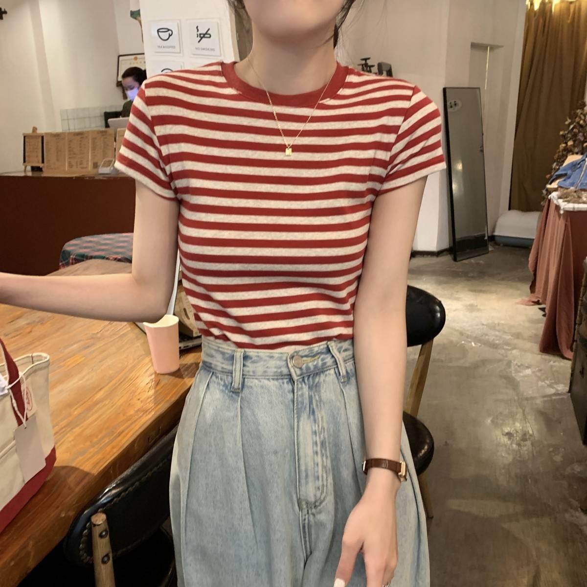 2025S Designer Women S T Shirt Striped Base Shirt Summer New Design Sense Short Sleeved T Shirt Women S Clothing American Student Slim Fit Top