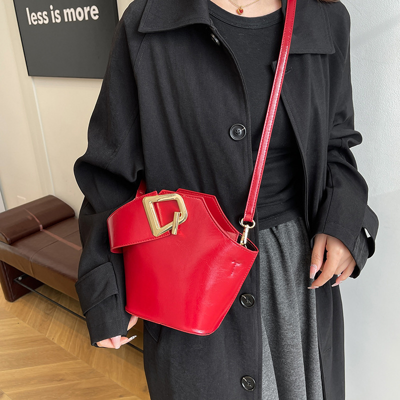Small Niche Fashion Bucket New Women's Designer Bag Large Capacity Handbag High-end Multifunctional Shoulder Crossbody Bag Elegant Outdoor Travel