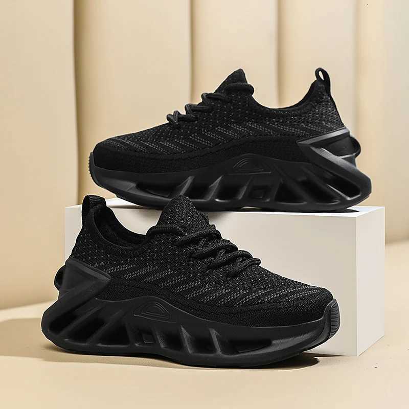 Kids Sneakers Brand Childrens Fashion Sports Shoes Boys Running Outdoor Parent Child Shoes Man Woman Lightweight Casual Shoes W251110