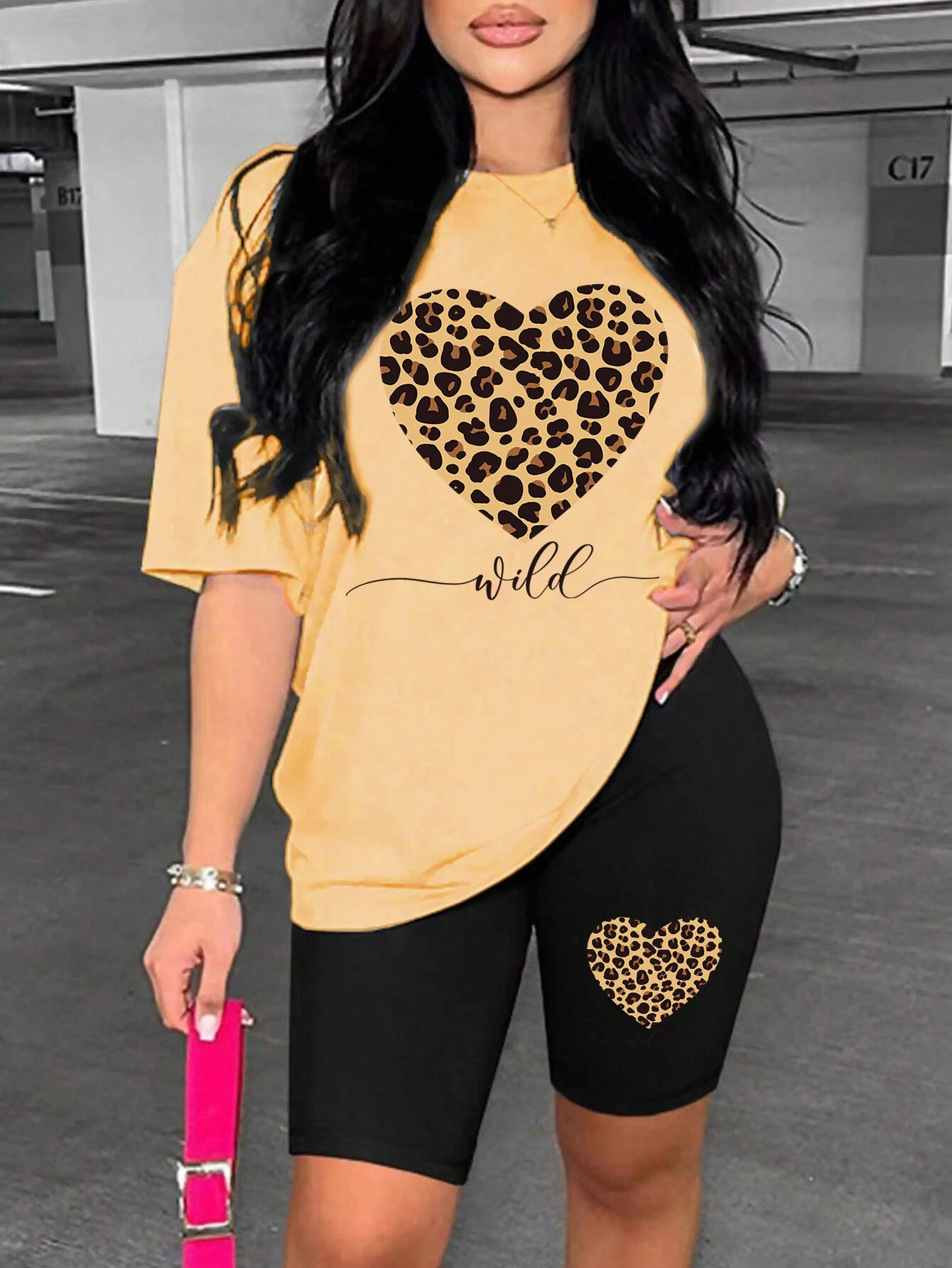 Leopard heart-shaped printed short sleeved set fashionable cartoon womens two-piece set breathable and comfortable short sleeved set 250409