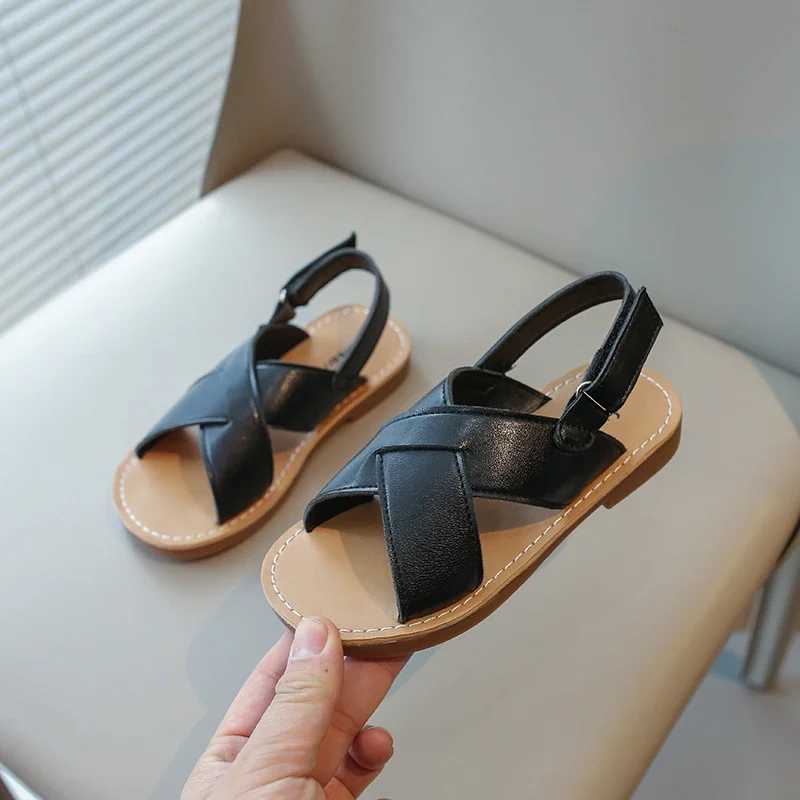 Childrens Summer Sandals Childrens Gladiator Sandals Boys and Girls Preschoolers College Students Fashion Classics Cross Series Soft Water Shoes Z2504