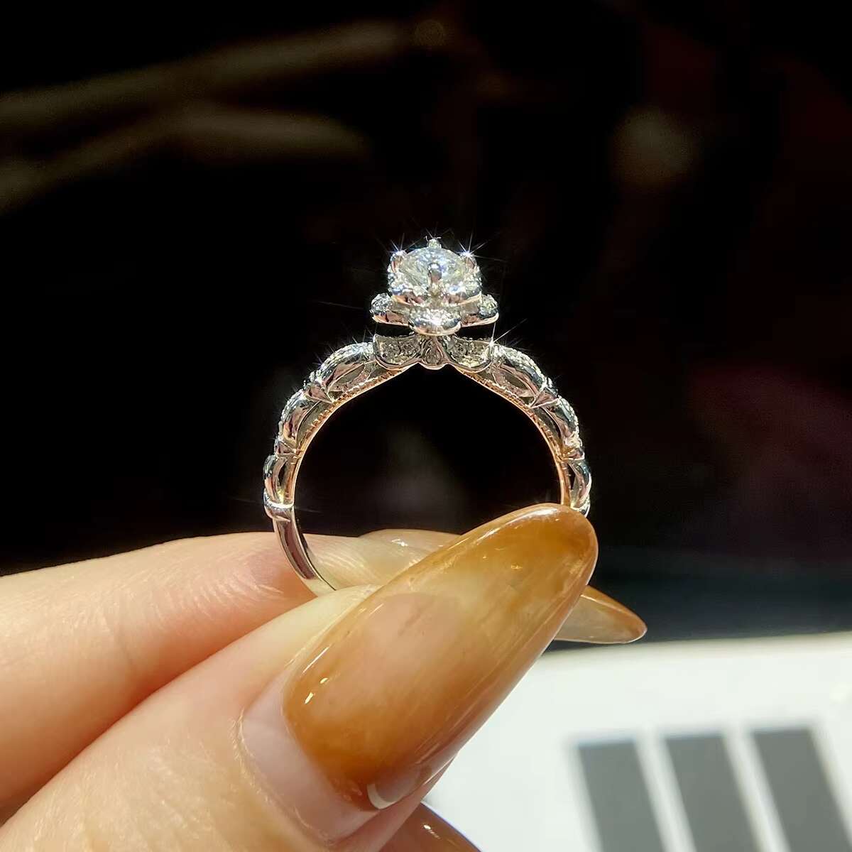 Fashion Jewelry 0.3 Mosanite Castle Rose Ring Women 925 Sterling Silver Moissanite Diamond for Engagement Ring