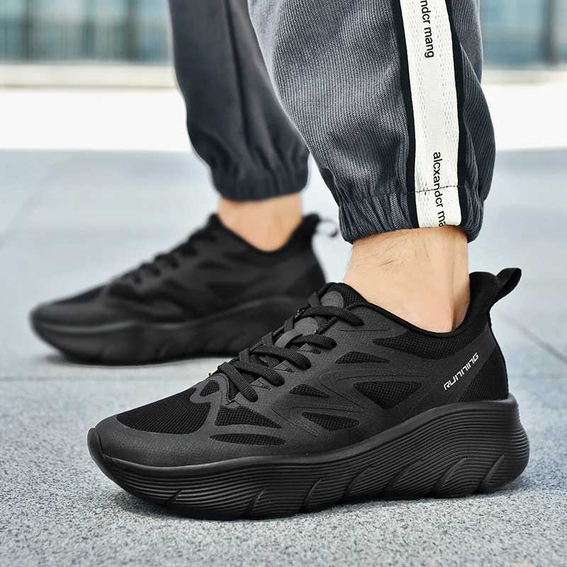 Marathon Men Running Shoes High Quty Lightweight Mesh Thick-soled Mens Shoe Sports Shoes Fashionable Lace Up Casual SneakersC250410
