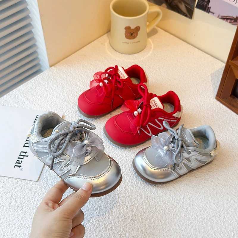 Childrens leisure sports shoes running shoes 2025 autumn new fashionable bow tie boys and girls soft childrens sports shoesT251110