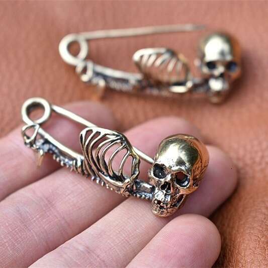 Cross-Border European and American Punk Style Halloween Vintage Skull Pin Dark Gothic Brooch Waist Cinching Clothing Accessory