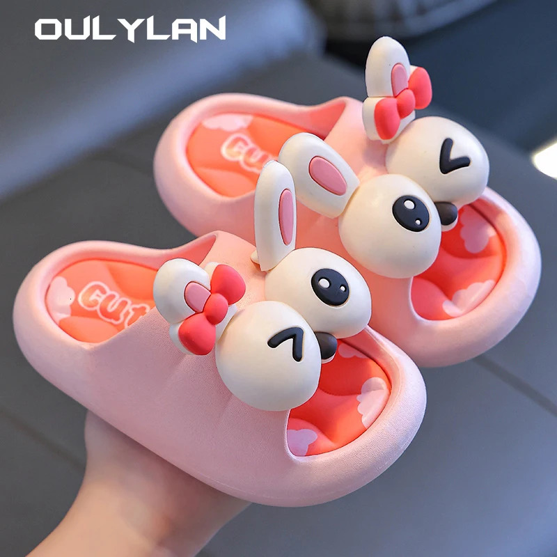 Childrens sandals slippers summer girls cute shoes fashionable non slip soft soles boys shoes bath baby slippers 250409