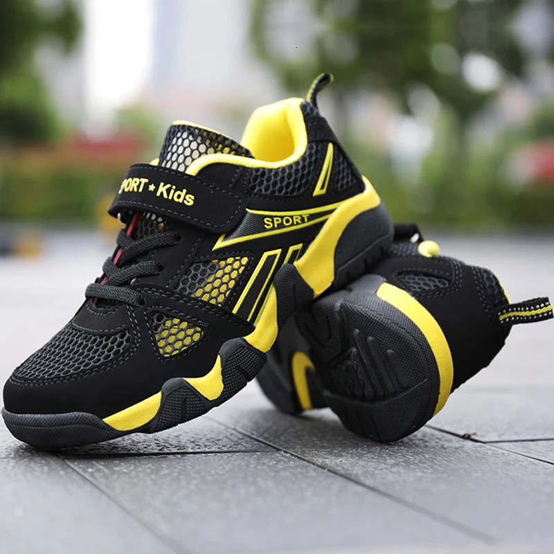 Childrens sports shoes for summer comfortable and lightweight walking shoes breathable and casual mesh running shoes 250403