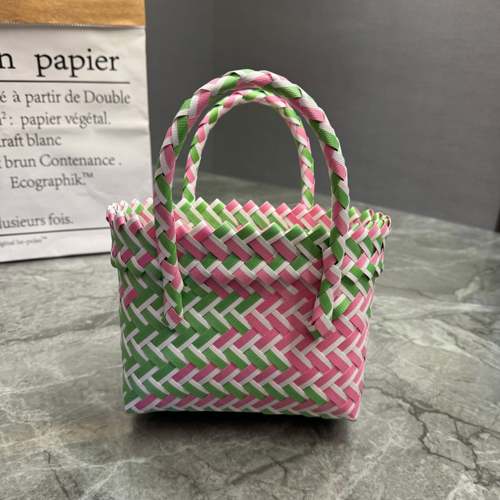 New Women's Designer Bag Handbag Woven Basket Souvenir Basket Beach Bag Women's Bag Outdoor Leisure Bag Multi Functional Bag
