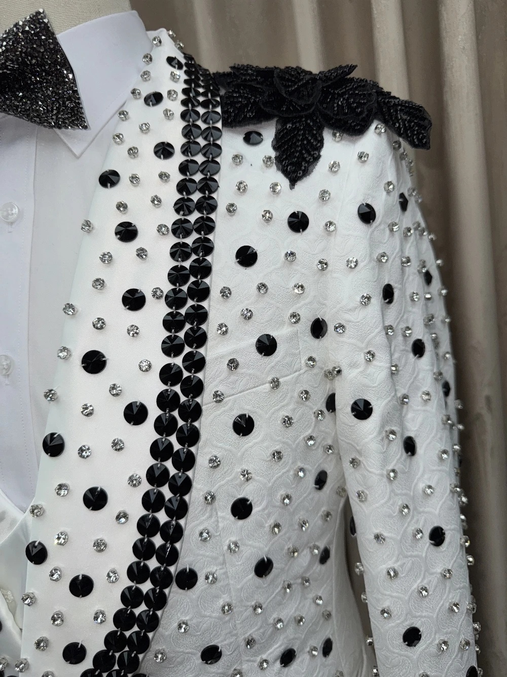 Luxury Men's Jacket Rhinestone Blazer Two Pieces Set Shawl Lapel Appliques Outfits Beading Coat Customized Jacket+Black Pants Plus Size