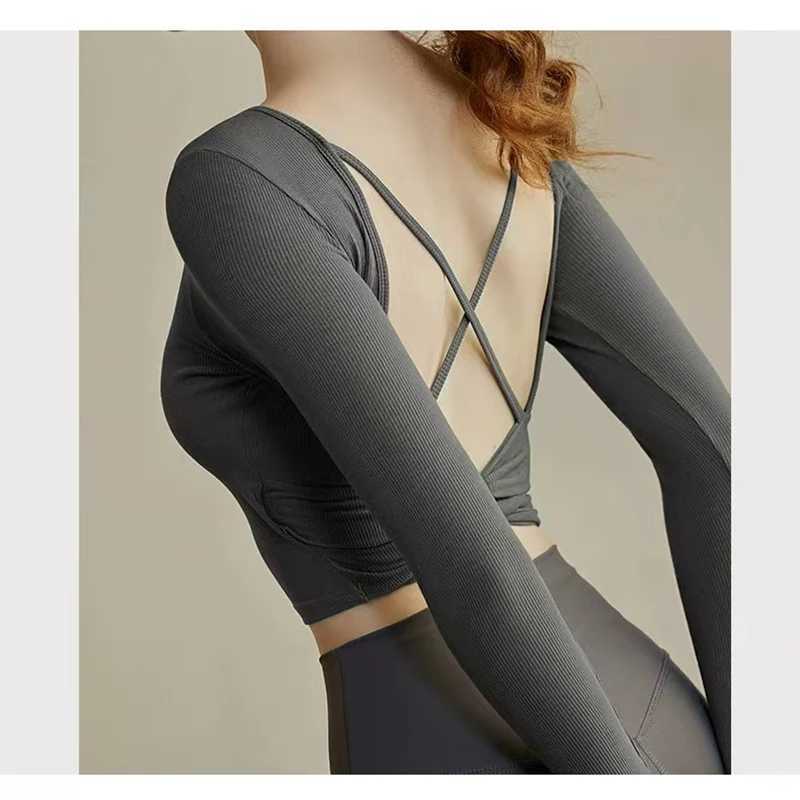Sleeping yoga top with built-in bra lightweight comfortable and tight suitable for quick drying and breathable yoga setXJ250410