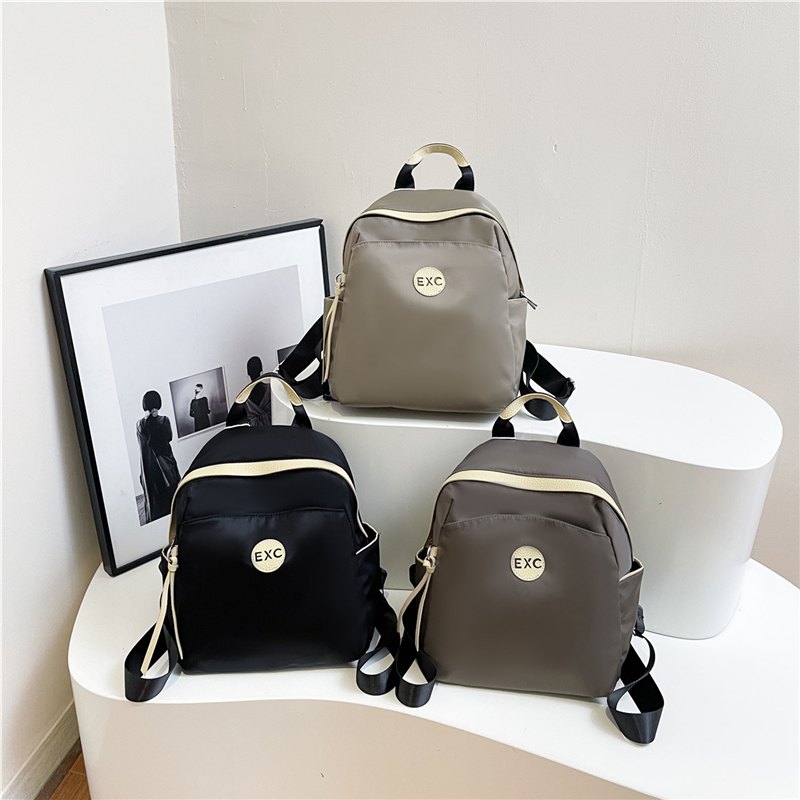 Sleek Urban Travel Accessory Versatile Compact Bags Ideal For Holding Your Everyday Necessities