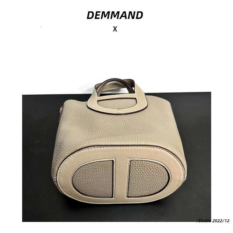 Head Layer Cowhide Pig Nose Vegetable Basket Women's High-End Handbag, Water Bucket Bag, Large Capacity Genuine Leather Shoulder Crossbody Bag