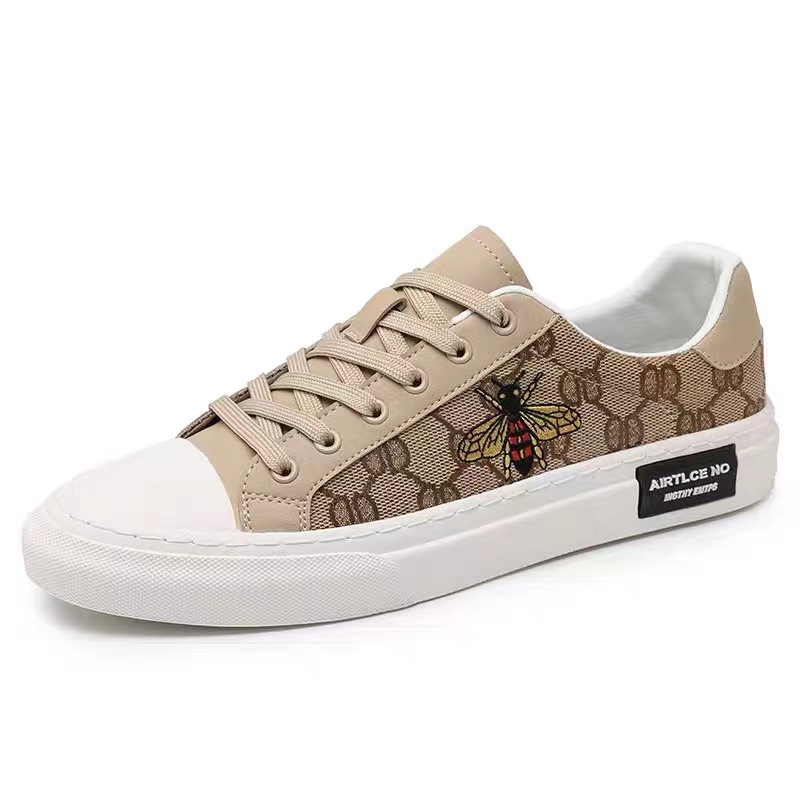 New men's shoes summer breathable casual sports fashion shoes men's trend canvas board shoes small bee shoes 2025s hot